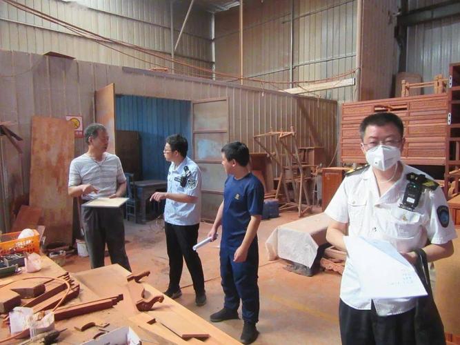 市应急管理局开展木制品加工企业安全生产联合执法行动
